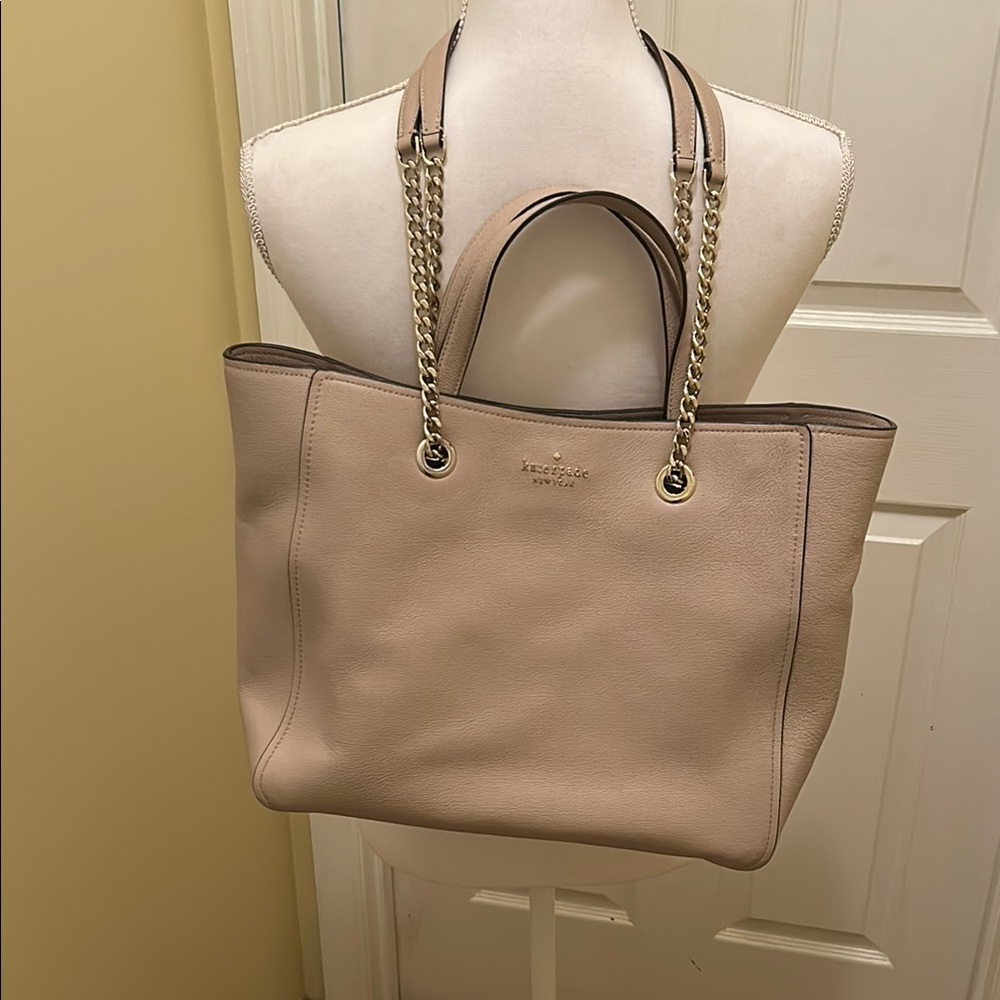 Kate Spade Light Tan Shoulder Bag with Gold Chain